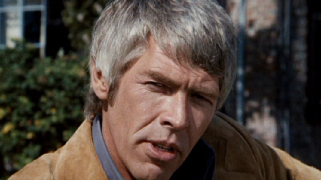 James Coburn in 'The Carey Treatment': Een verborgen parel van Michael Crichton (Picture by: slashfilm.com)