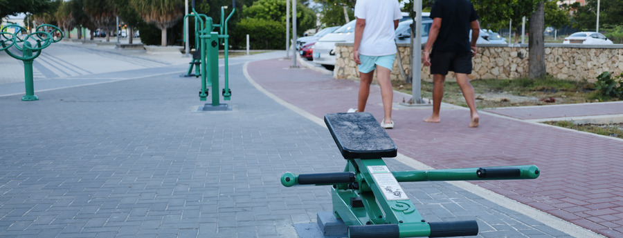 Linear Park Oranjestad: Nieuwe buitenfitnessapparatuur geïnstalleerd Linear Park Oranjestad: Nieuwe buitenfitnessapparatuur geïnstalleerd (Picture by: noticiacla.com)