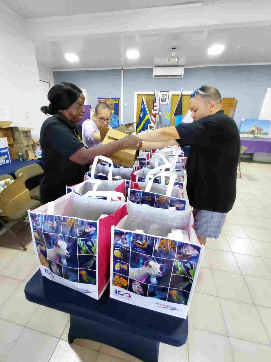 Lions Club Aruba voert jaarlijks voedselprogramma Back to School uit (Picture by: 24ora.com)