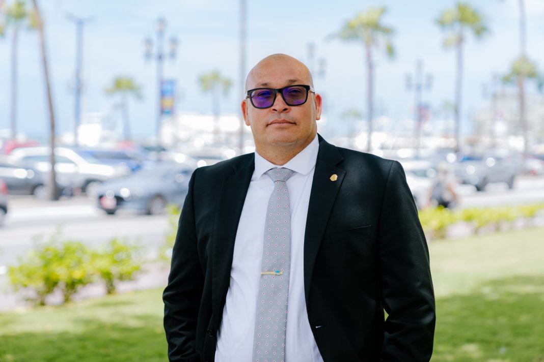 MEP vraagt minister Croes om transparantie over dienstreis per privéjet (Picture by: 24ora.com)
