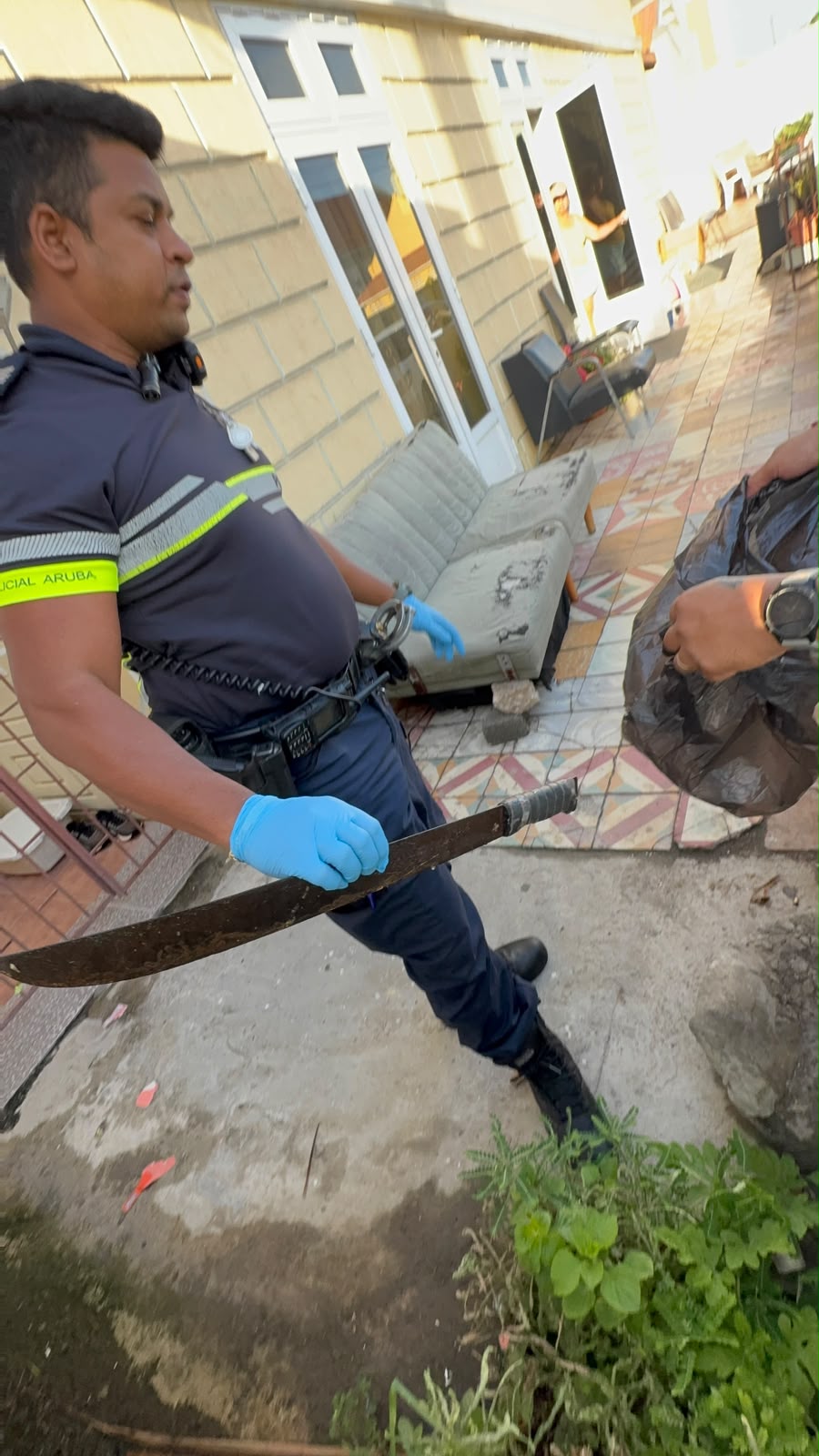 Machete aangetroffen na steekincident in Dominicanessestraat (Picture by: 24ora.com)