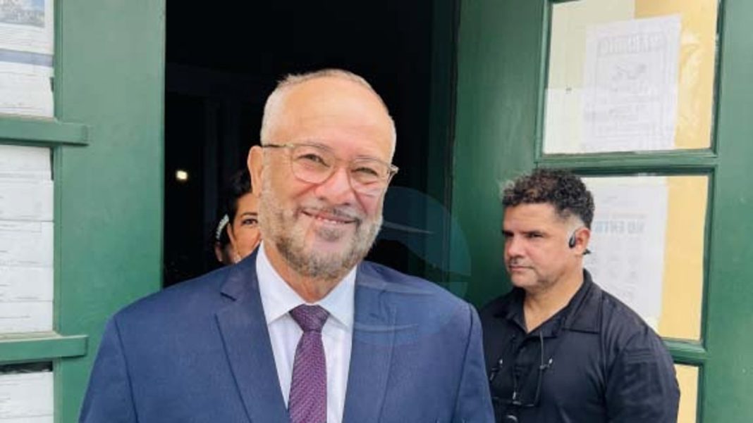 Mike de Meza weer in beeld als minister, maar nog niet officieel Mike de Meza weer in beeld als minister, maar nog niet officieel (Picture by: pubble.cloud)