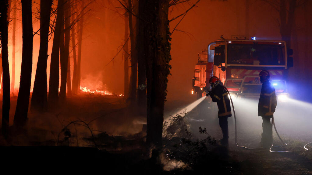Nieuwe bosbrand bedreigt zuidelijk Frankrijk honde Nieuwe bosbrand bedreigt zuidelijk Frankrijk; honderden geëvacueerd (Picture by: s.france24.com)