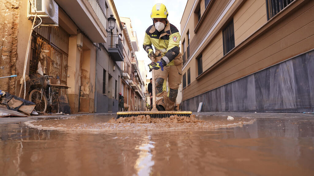 Overstroming en aardverschuiving veroorzaken slachtoffers en gewonden in Noord-Spanje Overstroming en aardverschuiving veroorzaken slachtoffers en gewonden in Noord-Spanje (Picture by: s.france24.com)