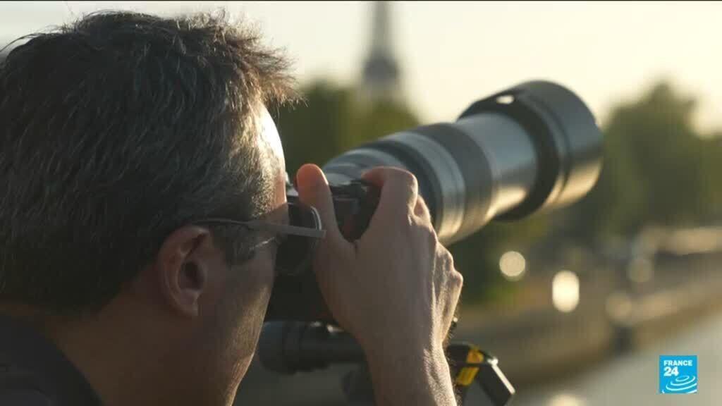 Parizenaars bereiden zich voor op zonsverduistering (Picture by: s.france24.com)