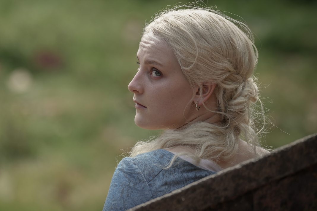 Phia Saban over de tragische dood van Helaena en veranderingen in ‘House of the Dragon’ Phia Saban over de tragische dood van Helaena en veranderingen in 'House of the Dragon' (Picture by: variety.com)