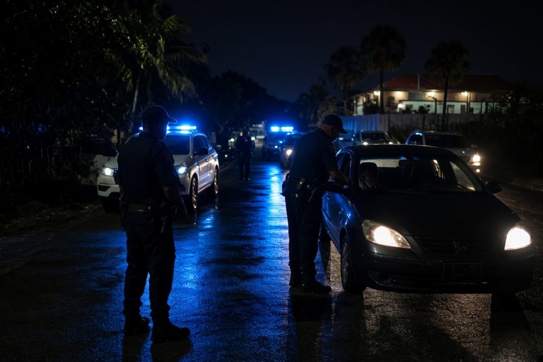 Politie Curaçao schrijft 16 boetes uit tijdens nachtelijke verkeerscontrole (Picture by: nu.cw)