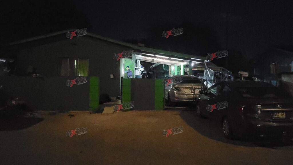 Politie arresteert twee verdachten bij poging tot inbraak in woningen Politie arresteert twee verdachten bij poging tot inbraak in woningen (Picture by: extra.cw)
