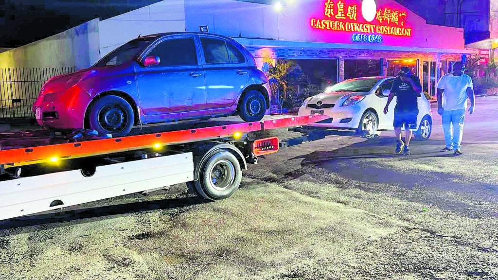 Politie houdt grootschalige controle bij winkel in Paradijs op Curaçao (Picture by: extra.cw)