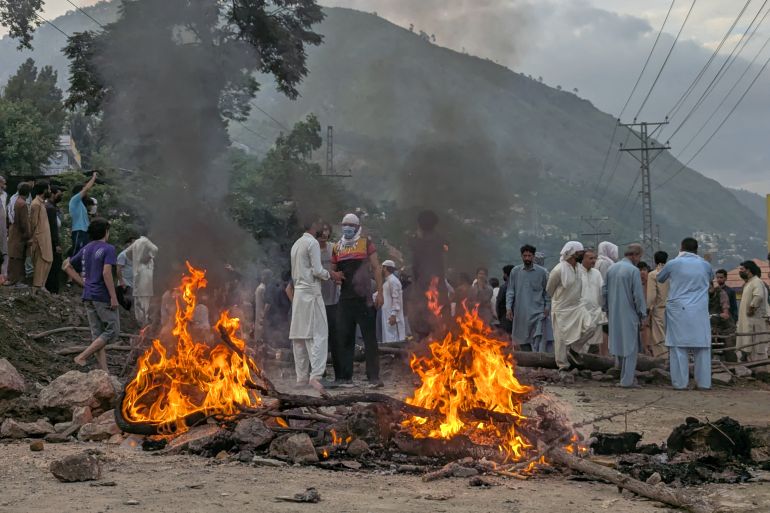 Politieke crisis in Pakistan-gecontroleerde Kashmir leidt tot verkiezingen en protesten Politieke crisis in Pakistan-gecontroleerde Kashmir leidt tot verkiezingen en protesten (Picture by: aljazeera.com)