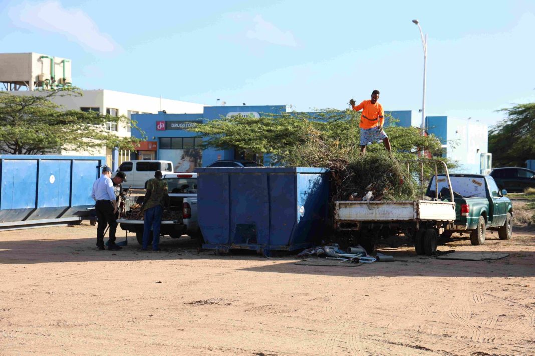 Regering Aruba houdt tweede editie van nationale schoonmaakdag Regering Aruba houdt tweede editie van nationale schoonmaakdag (Picture by: 24ora.com)