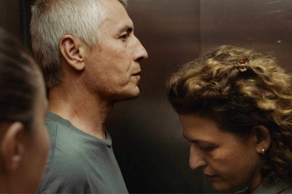 Regisseur van ‘Shame and Money’ over Sundance-winnende film: ‘Een blik op het verleden en een waarschuwing voor de toekomst’ Regisseur van 'Shame and Money' over Sundance-winnende film: 'Een blik op het verleden en een waarschuwing voor de toekomst' (Picture by: variety.com)