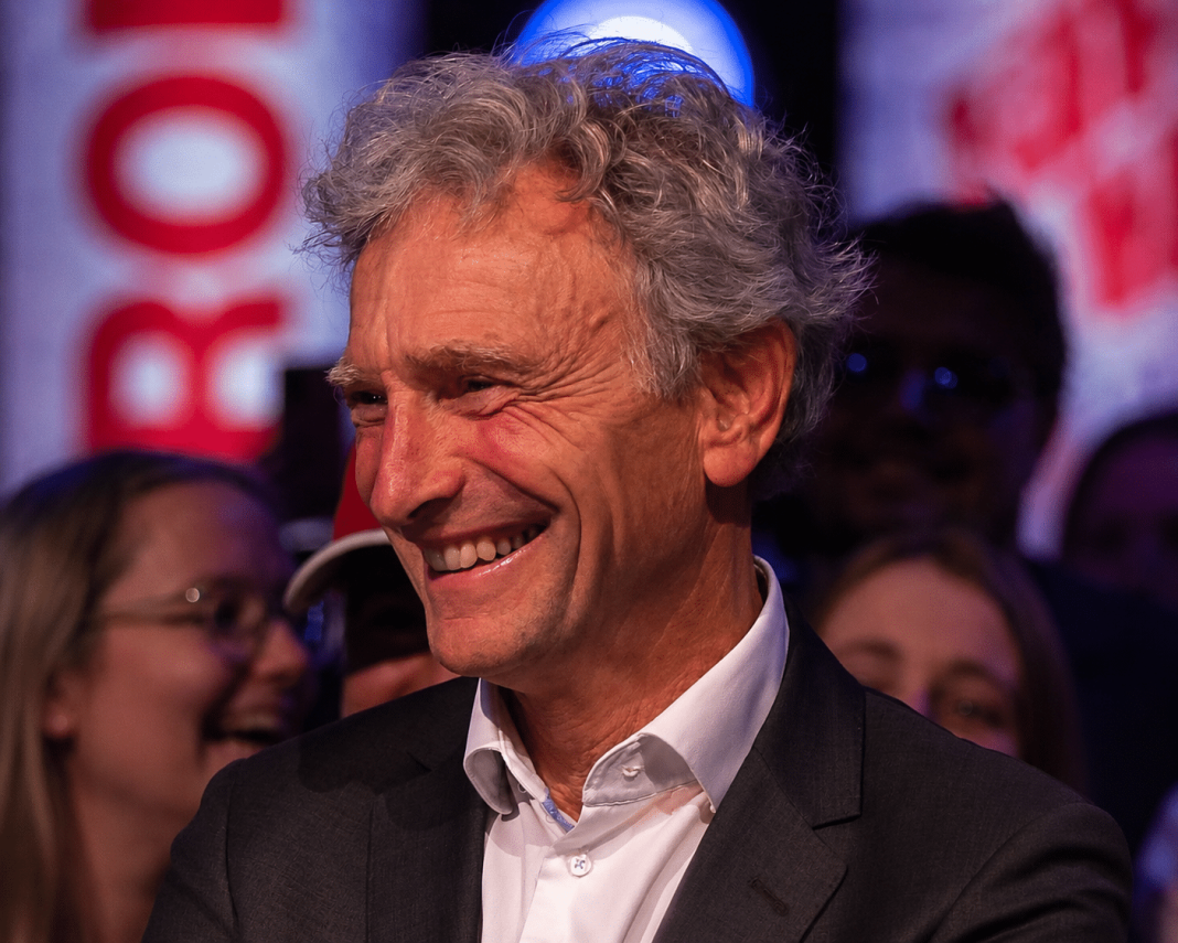 Rosenmöller verlaat Haagse politiek maar houdt band met Caribisch Koninkrijk (Picture by: nu.cw)