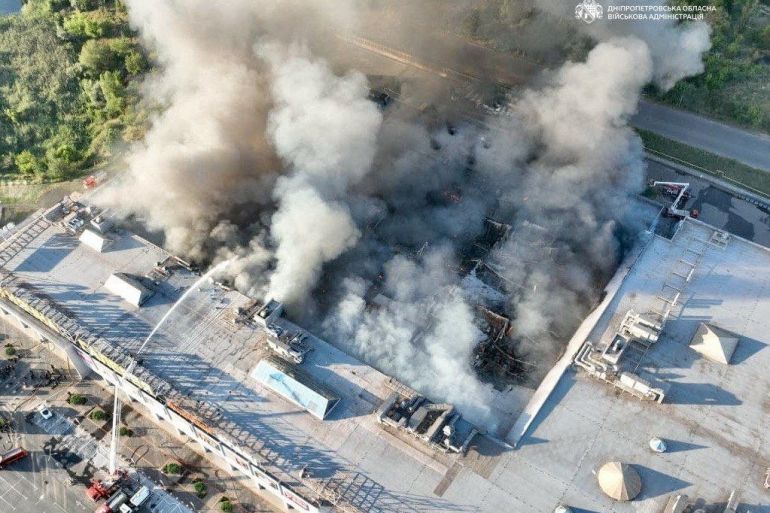 Russische drone treft winkelcentrum Kryvyi Rih: 14 doden Russische droneaanval op druk winkelcentrum in Kryvyi Rih doodt 14 mensen (Picture by: aljazeera.com)