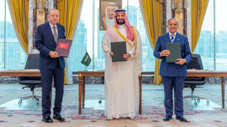 Saoedi-Arabië, Turkije en Pakistan sluiten defensieovereenkomst Saoedi-Arabië, Turkije en Pakistan sluiten defensieovereenkomst (Picture by: aljazeera.com)