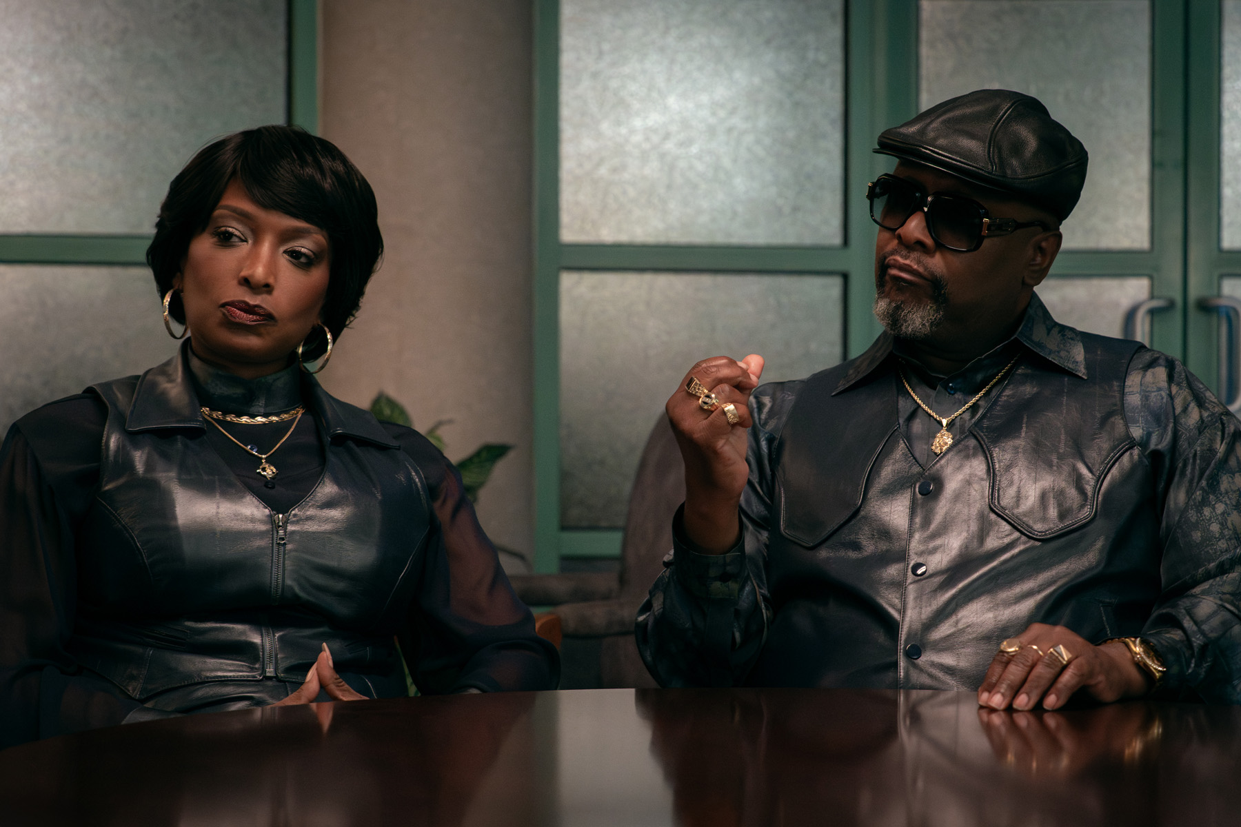 Power Book III: Raising Kanan - Season 5 Starz rapporteert lagere omzet: Streaming stabiliseert zich, bedrijf boekt aanzienlijke kosten (Picture by: variety.com)
