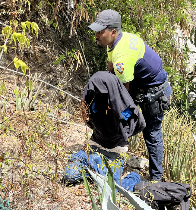 Twee verdachten gearresteerd na overval in Point Blanche Twee verdachten gearresteerd na overval in Point Blanche (Picture by: 721news.com)