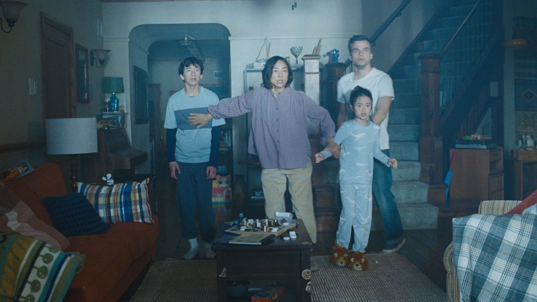 Uitleg achter het einde van 'The Last House': Waarom zit de familie gevangen in hun huis? (Picture by: variety.com)