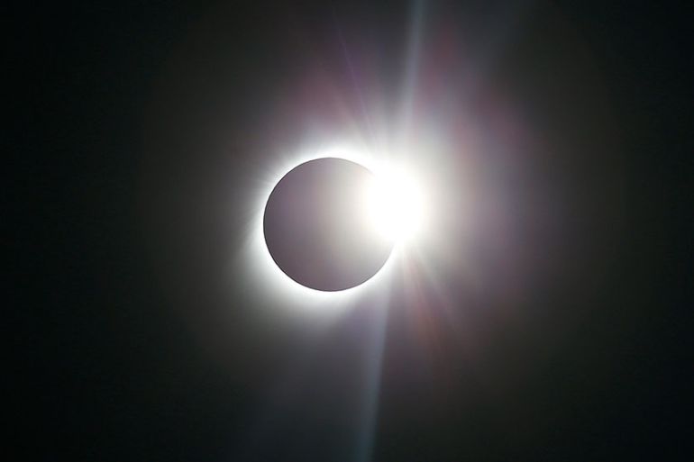 Zonnewering: Wanneer is de totale eclips zichtbaar in jouw regio? Zonnewering: Wanneer is de totale eclips zichtbaar in jouw regio? (Picture by: aljazeera.com)