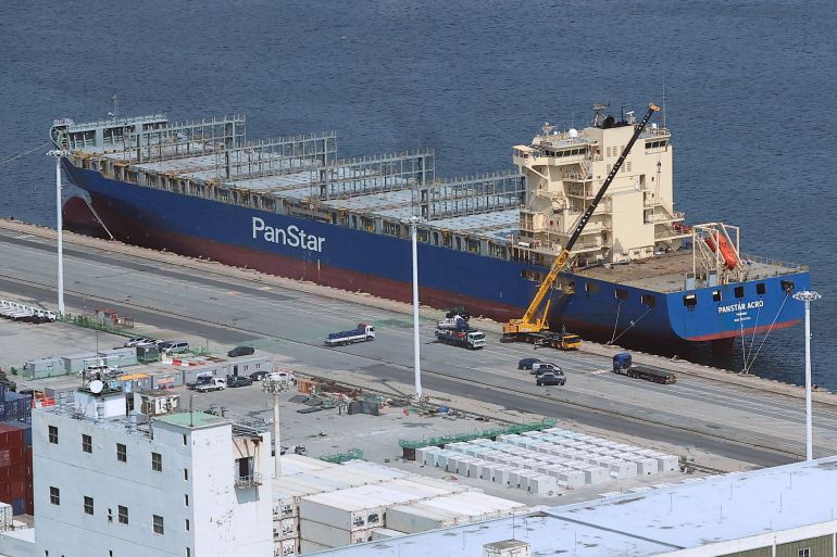Zuid-Korea stuurt eerste containerschip via Arctische route Zuid-Korea stuurt eerste containerschip via de Arctische route naar Europa (Picture by: aljazeera.com)
