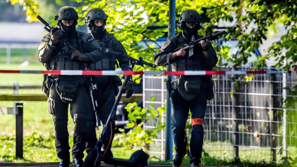 Schietpartij rave Aargau: Zwitserman aangehouden Zwitserse politie arresteert 43-jarige man na dodelijke schietpartij op rave in Aargau (Picture by: s.france24.com)