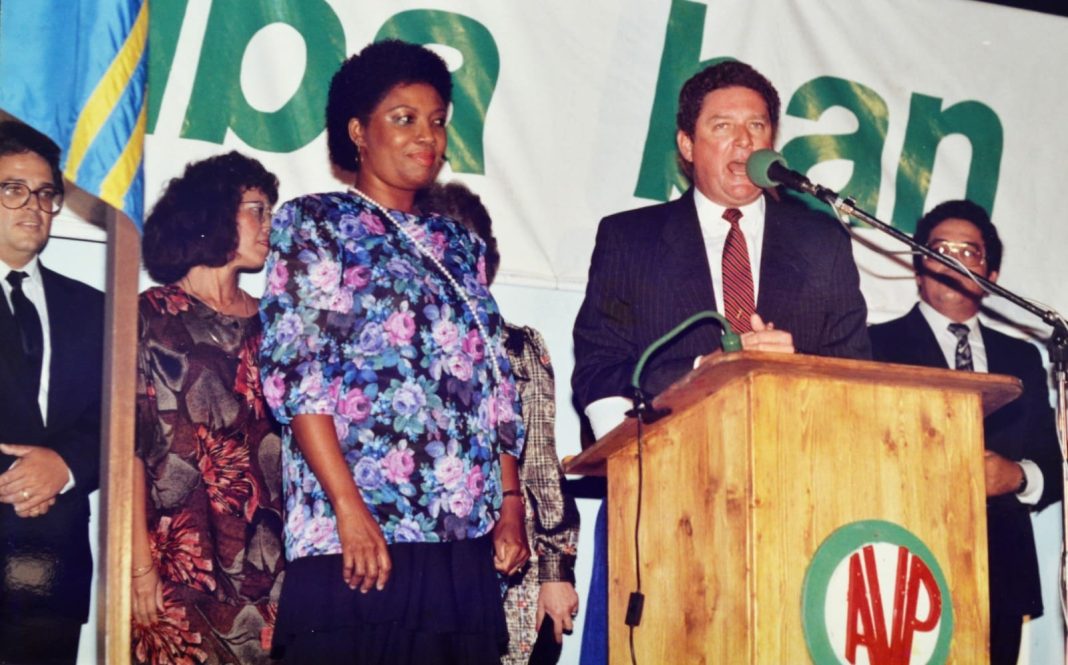 AVP-activist Marlon Pieters blikt terug op decennia partijgeschiedenis (Picture by: 24ora.com)