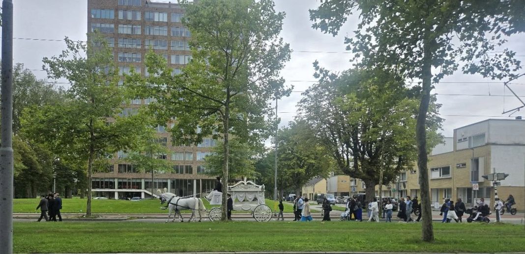 Alfredo Goeloe begraven in Rotterdam: woede en verdriet om fatale arrestatie (Picture by: paradisefm.cw)