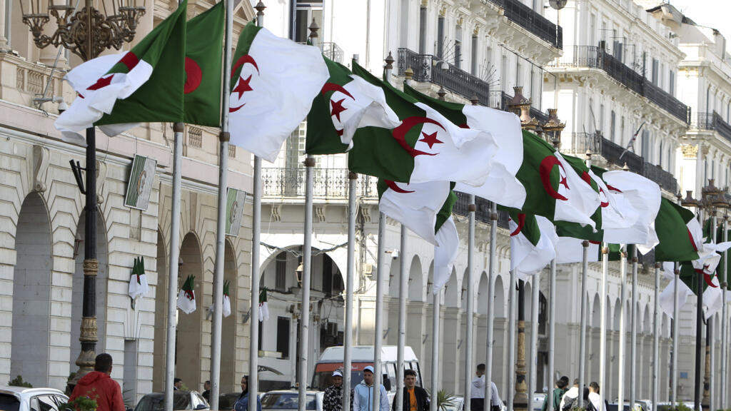 Algerije verbreekt banden met VAE om ‘vijandig gedrag’ Algerije verbreekt diplomatieke banden met de Verenigde Arabische Emiraten (Picture by: s.france24.com)