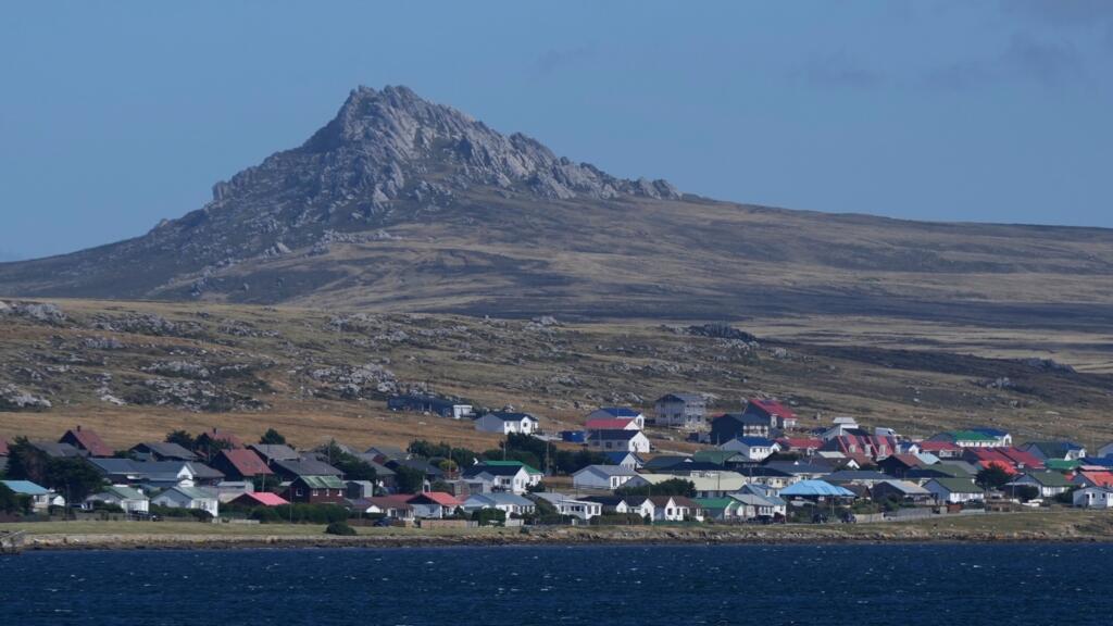 Argentinië dreigt VK voor rechter te slepen over Sea Lion-olieproject bij Falklandeilanden (Picture by: s.france24.com)