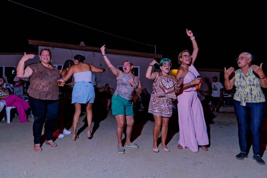 Brindis keert terug naar culturele parade Dia di Brazil (Picture by: 24ora.com)