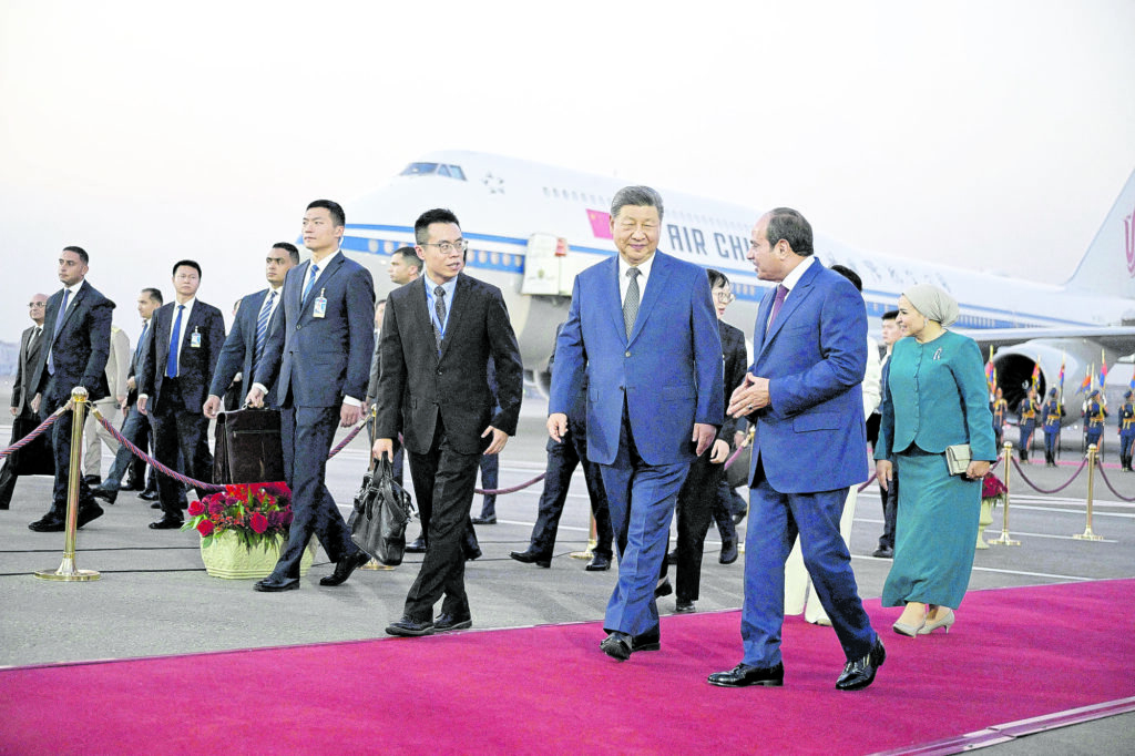 Chinese president Xi Jinping bezoekt Egypte te midden van dreigende Amerikaanse sancties (Picture by: extra.cw)