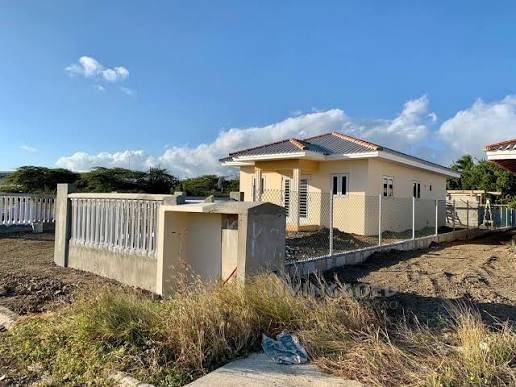 Consumentenstichting FpK luidt alarm over betaalbaarheid woningmarkt Curaçao (Picture by: paradisefm.cw)