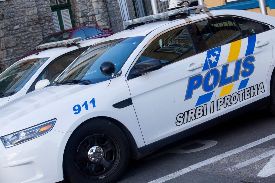 Curaçaose politie opent vuur op auto na gevaarlijk rijgedrag op Seru Fortunaweg (Picture by: paradisefm.cw)