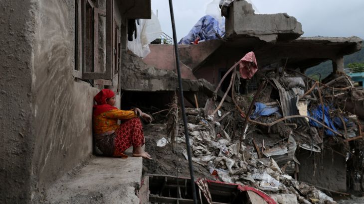 Een maand na de catastrofale overstromingen in Nepal: duizenden nog vermist (Picture by: aljazeera.com)