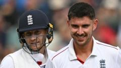 Engeland vernietigt Pakistan op dag 1 derde Test Edgbaston Engeland vernietigt Pakistan en neemt leiding in derde Test op Edgbaston (Picture by: ichef.bbci.co.uk)