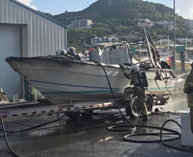 Explosie bij botenhaven aan Wellsburg Street in Cole Bay op Sint Maarten (Picture by: 721news.com)