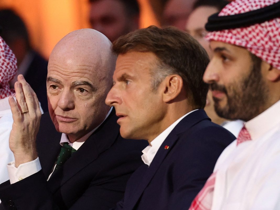 FIFA beschuldigt UEFA van 'smeercampagne' rond Infantino en WK-plan (Photo by: aljazeera.com)