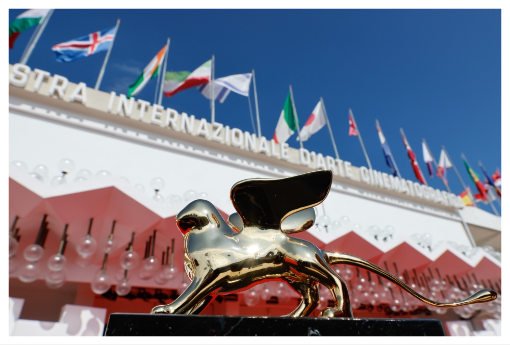 Filmfestival Venetië 2026: sterren en politiek Filmfestival Venetië 2026 van start met sterrenparade en politieke ondertoon (Picture by: variety.com)