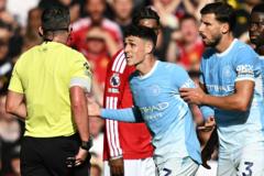 Foden met rood van het veld in Manchester derby – maar was het terecht? (Picture by: ichef.bbci.co.uk)