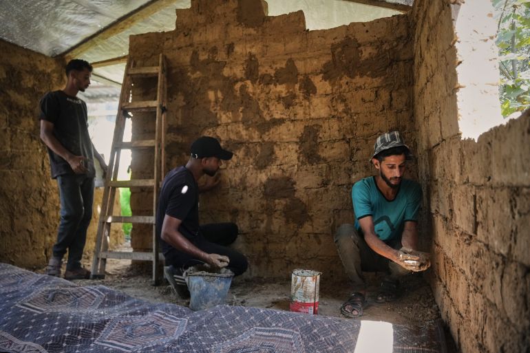 Foto's: Palestijnen herbouwen Gaza met modstenen en schroot (Picture by: aljazeera.com)