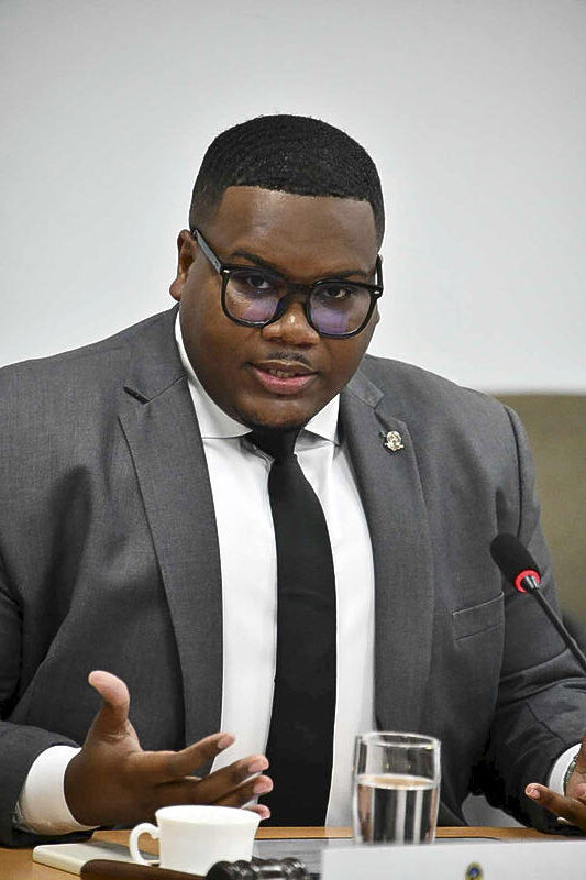 Fracties in Staten van Curaçao kunnen wetgevingsjurist voor zes maanden inhuren (Picture by: extra.cw)