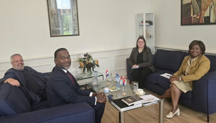 Gevolmachtigde minister Arrindell ontvangt gouverneur Baly in Den Haag (Picture by: 721news.com)