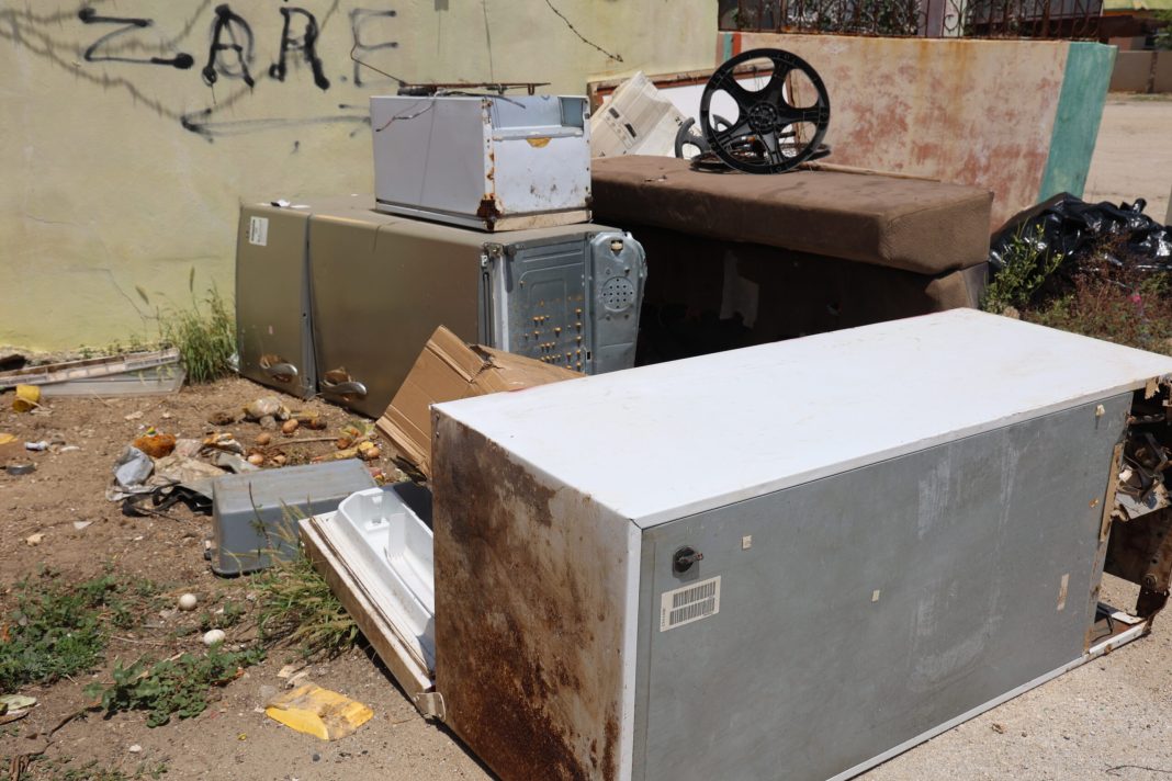 Illegale afvaldumps in San Nicolas ondanks campagne Cuida Aruba (Picture by: 24ora.com)