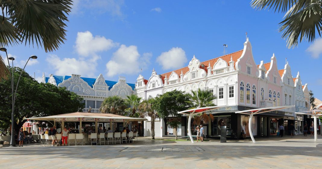Investeerders Oranjestad klagen over uitblijven overheidsbesluiten Investeerders Oranjestad klagen over uitblijven overheidsbesluiten (Picture by: 24ora.com)