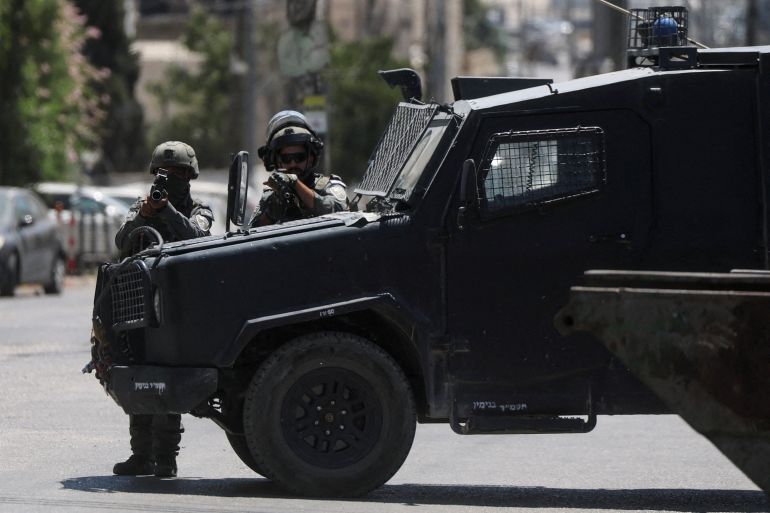 Israëlische troepen doden Palestijn bij Nablus Israëlische troepen doden Palestijnse man bij Nablus en houden lichaam achter (Picture by: aljazeera.com)