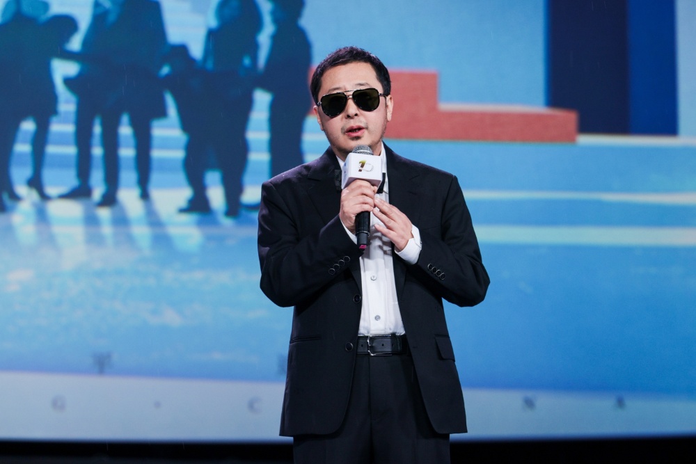 Jia Zhangke bereidt roadmovie 'Mamma Dunhuang' voor en sluit AI uit bij productie (Picture by: variety.com)