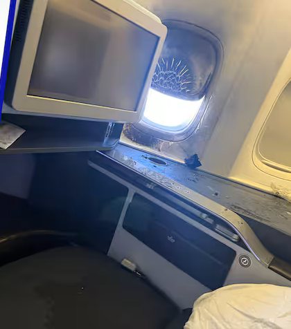 KLM-vlucht naar Curaçao keert terug na ontploffing powerbank van oud-directeur Eurlings (Picture by: paradisefm.cw)