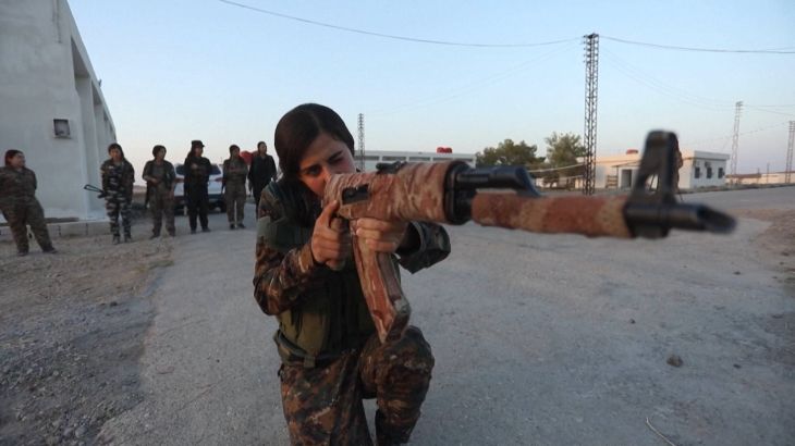 Koerdische YPJ-vrouwen zoeken plek in Syrisch leger Koerdische vrouwen die IS bestreden zoeken plek in nieuwe Syrische veiligheidsdiensten (Picture by: aljazeera.com)