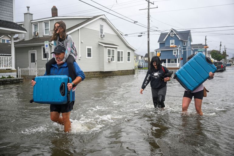 Krachtige nor'easter veroorzaakt overstromingen en stroomuitval in noordoosten Verenigde Staten (Picture by: aljazeera.com)