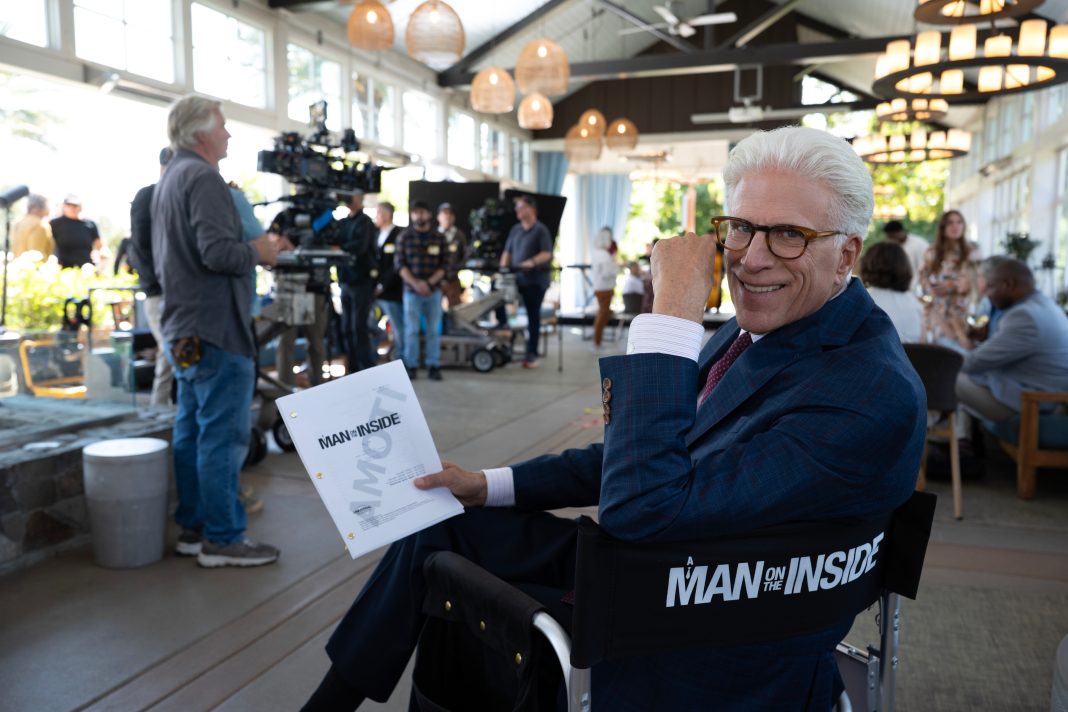 'Man on the Inside' eindigt met seizoen 3 op Netflix (Picture by: variety.com)
